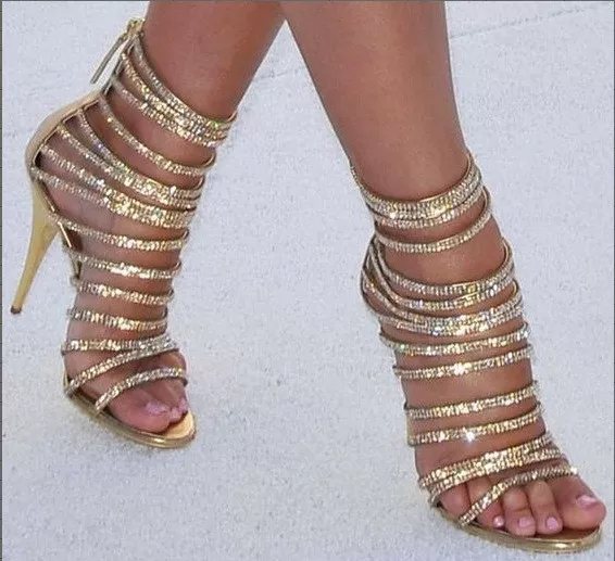 Heels in sale golden colour