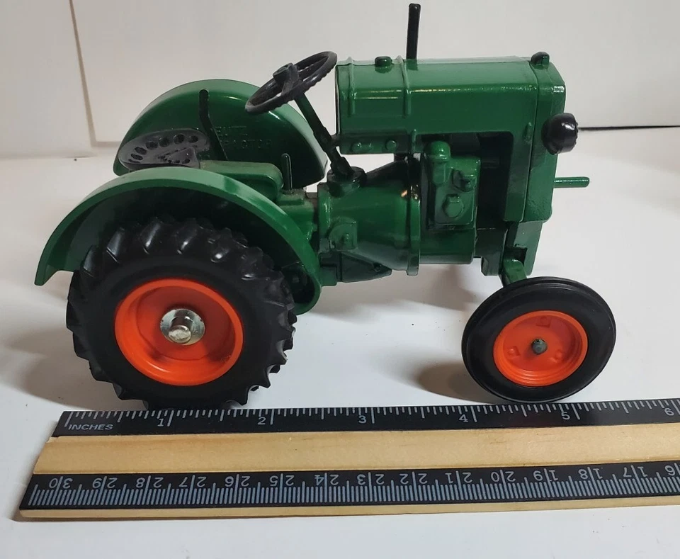 Vintage Scale Models Duetz Diesel Bauernschlepper 11 Hp Tractor 1/32 - Image 3 of 4