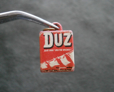 Duz Safe Suds Laundry Soap Vintage 1940s Acrylic Bracelet Charm Pendant 1.2g