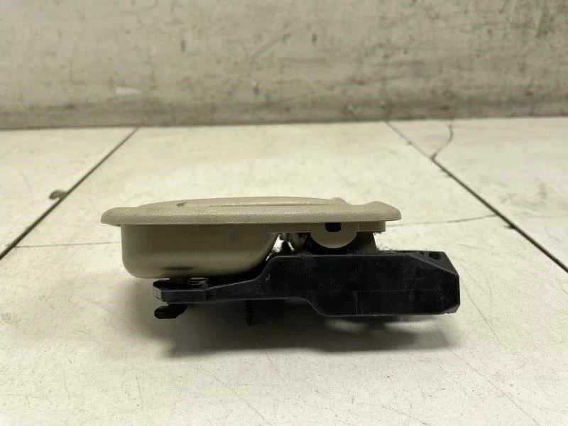 Toyota Highlander 2006 HV manija de puerta interior trasera derecha con bisel embellecedor marfil Foto 4 de 4