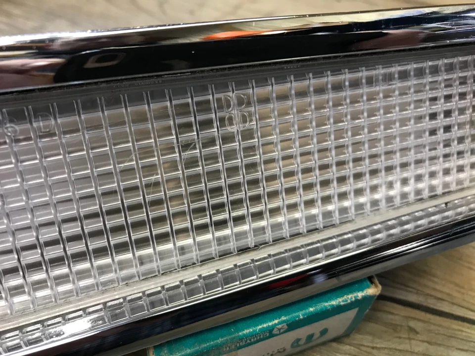 Dodge Monaco 1966 carrocería C Mopar nos diestro montaje de luz de respaldo nos Foto 2 de 4