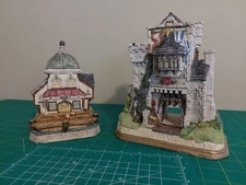 2 David Winter Cottages Bishops Gate & Seaside Boardwalk Barnacle Theatre