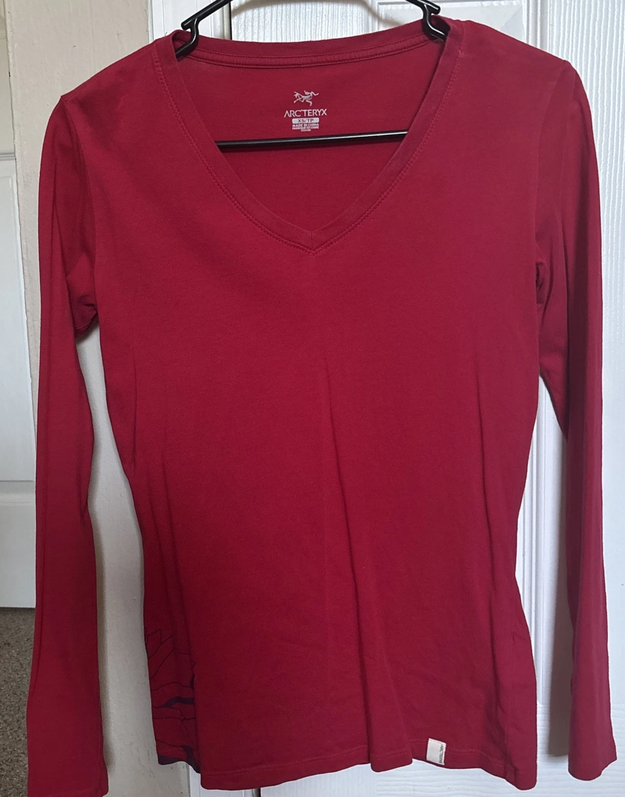 Arc’teryx Red Long Sleeve Base Layer Shirt Women’s Size XS 100% Cotton Top