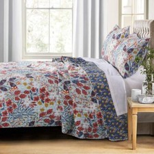 3 Piece French Country Slate Blue Quilt Contemporary Style Free Flowing