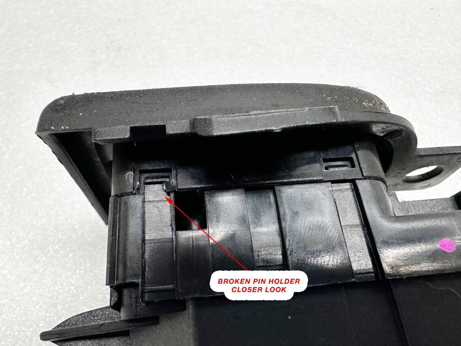 P31153 2003-2012 Maserati Quattroporte M139 Front Window Switch Control RH OEM
