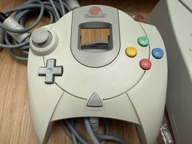 Sega Dreamcast Console Bundle &mdash; Controller, Cables, 4 Games: CIB + Tested!