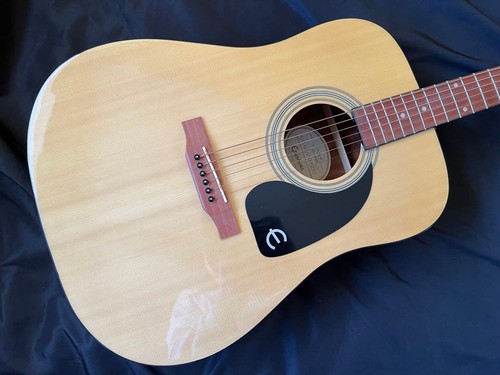 epiphone dr-100NA unused new acoustic guitar with hard case