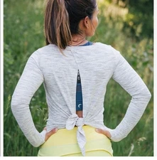 Zyia Ash Split Back Long Sleeve Tech Shirt Athletic Gym Lightweight Yoga White L