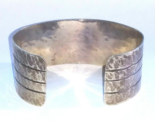 ! Bellissimo bracciale vintage ATI Mexico Taxco martellato argento sterling foderato - Foto 3 di 7