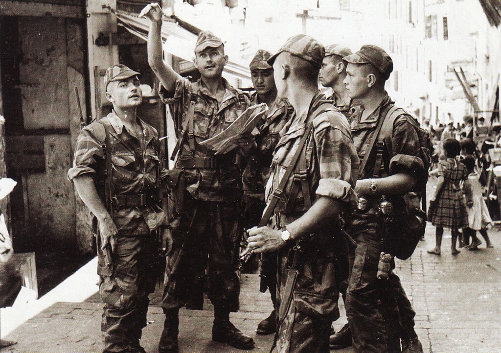 Rangers Militaires Neuves TAP Taille 41 - Style Parachutiste Commando, Cuir Noir