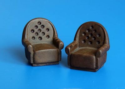 PlusModel 2 Upholstered chairs Gepolsterte Stühle Sessel Diorama 1:35 Art. EL025