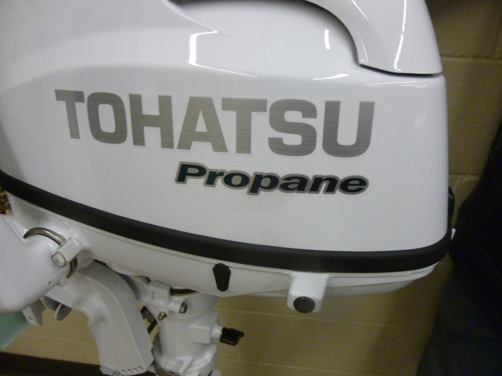 NEW TOHATSU SAIL Outboard Motor 5 HP 4Stroke 20 Inch Shaft Tiller