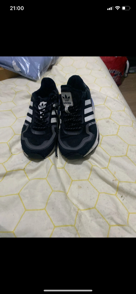 Size 4 - adidas Speed Trainers