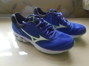 mizuno wave rider size 8