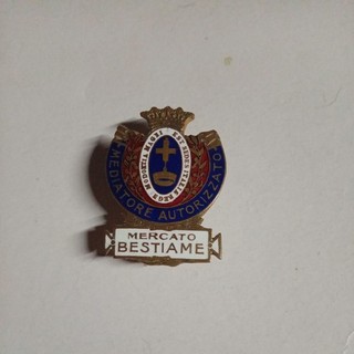 Distintivo Mercato Bestiame Smaltato. era fascista