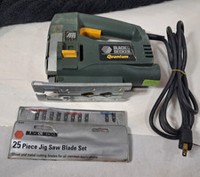 Taladro eléctrico Black & Decker Quantum BD4200 + JUEGO DE CUCHILLAS DE SIERRA