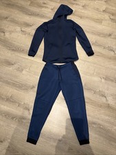 Under Armour Men's Medium Pants And Hoodie