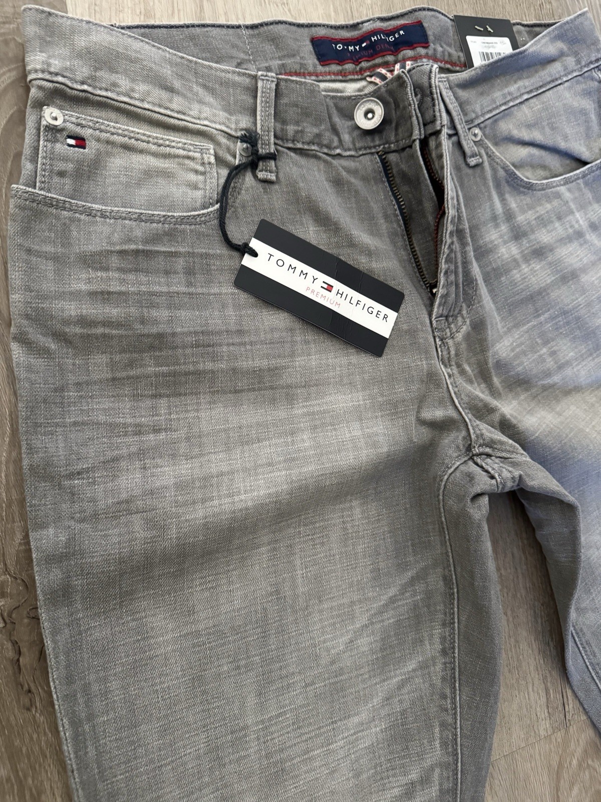 Tommy Hilfiger Premium Slim Straight Jeans Men Size 33 X 32 Distressed Gray Wash thumbnail 17