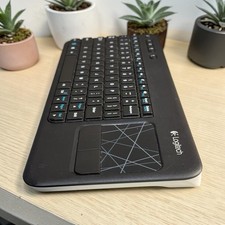 Logitech K400r Wireless Keyboard Built In Touch Pad Dongle Black Sleek Portable