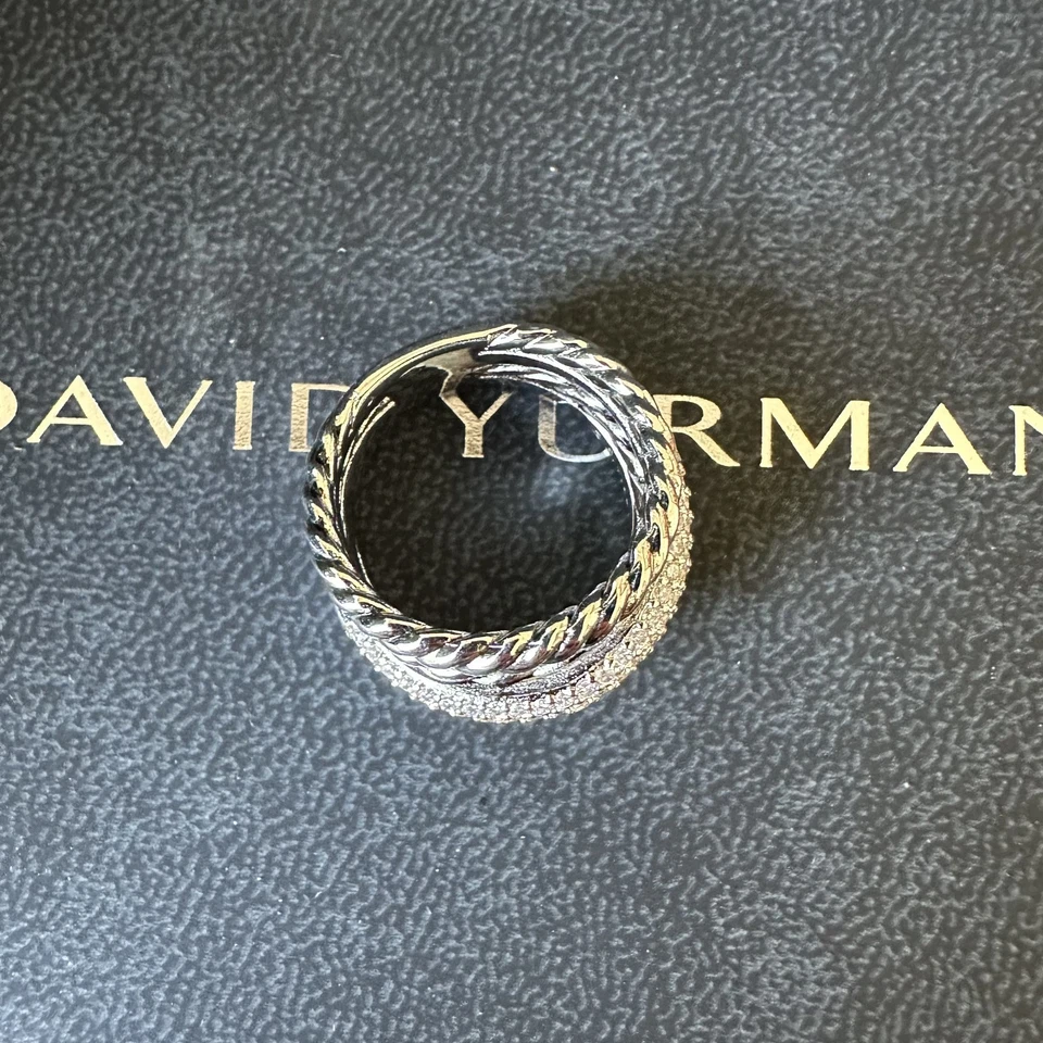 Anillo ancho cruzado David Yurman 17,5 mm con pavé de diamantes talla 8 Foto 4 de 4