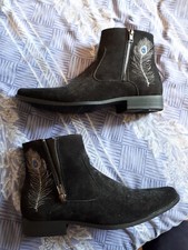 Bottines Chelsea noires imitation daim avec broderie