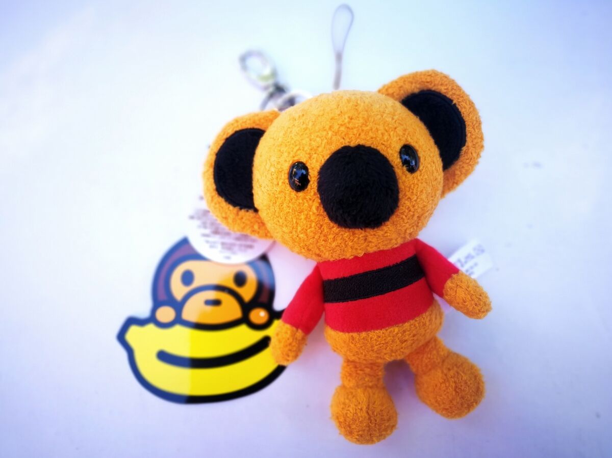 A BATHING APE Bape Baby Milo Store Plush Doll Keychain Charm A BATHING APE Bape Baby Milo Store Plush Doll Keychain Charm