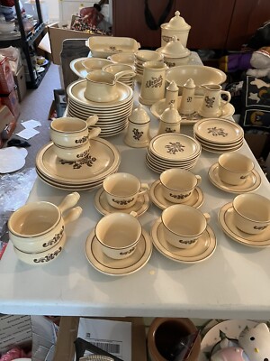 VINTAGE PFALTZGRAFF VILLAGE SET OF 72 PIECES GREAT CONDITION RARE