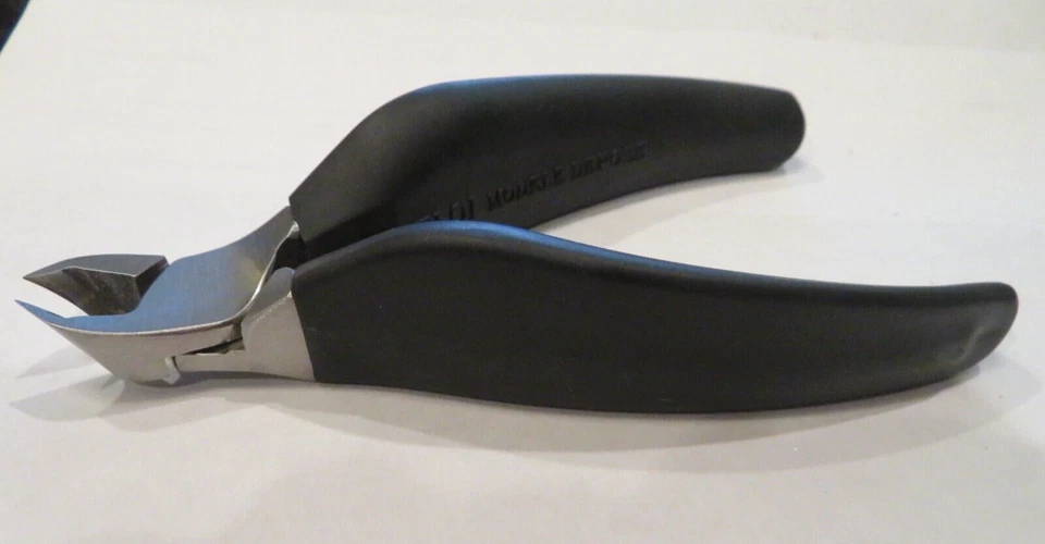 Cortaúñas Suwada Podologie Mango Suave Pinza de Uñas Mango Negro Hecho en Japón Foto 4 de 4