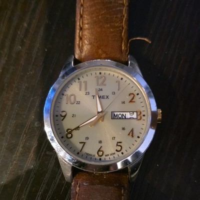 Timex Indiglo Quartz Day/Date WR30m White Dial 36mm SS Brown Leather Strap