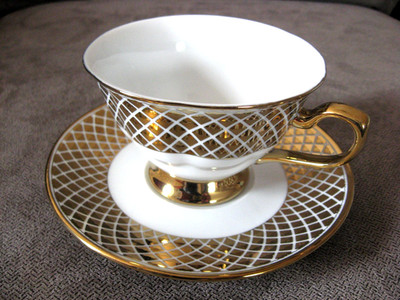 Ciroa Luxe LATTICE GOLD Lattice Gold Footed Teacup Cup And Saucer - unused