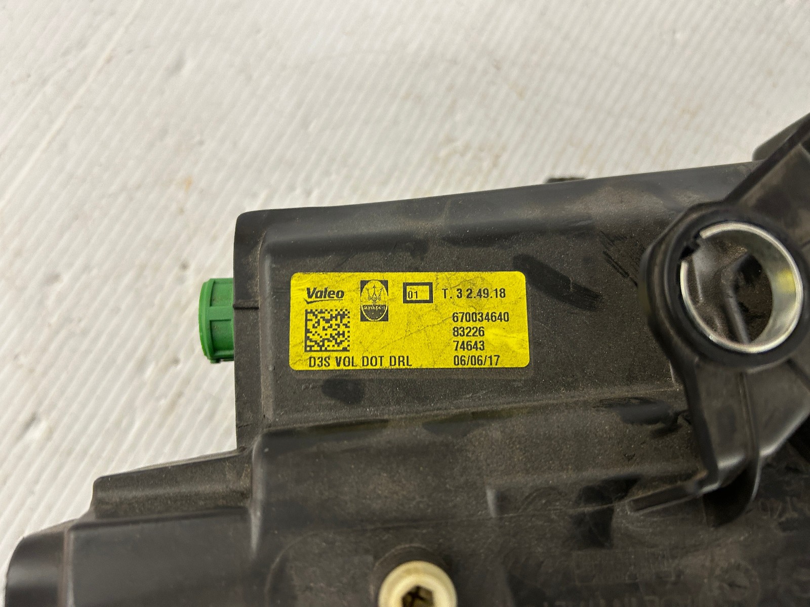 OEM| 2017-2020 Maserati Levante HID Headlight (Right,Passenger) Ballast Included