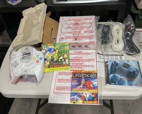 SEGA Dreamcast White Console Video Game System Rare Unused New In Box w/Extras!