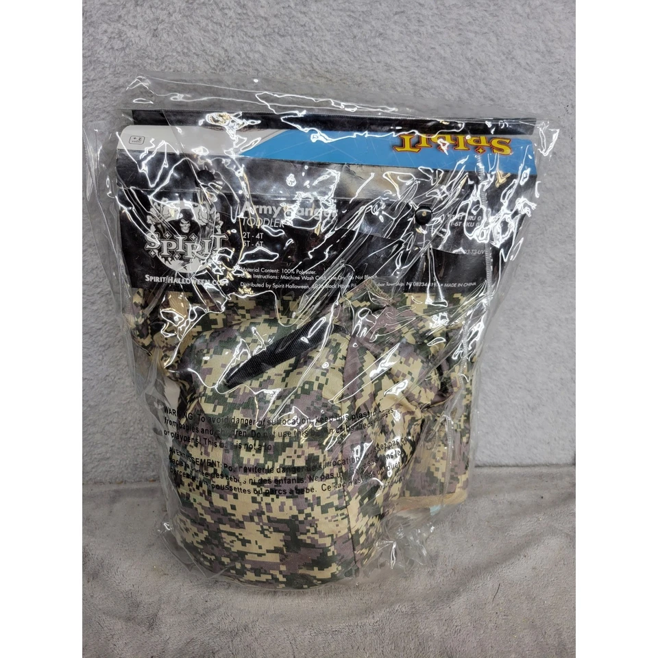 Spirit Halloween Ejército Ranger Niño Pequeño Disfraz Camisa Chaleco Pantalones Casco Camuflaje Foto 4 de 4