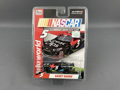 Auto World Nascar Super III Kasey Kahne #5 tolle Clips schwarz HO Slotcar neu im Karton Rarität