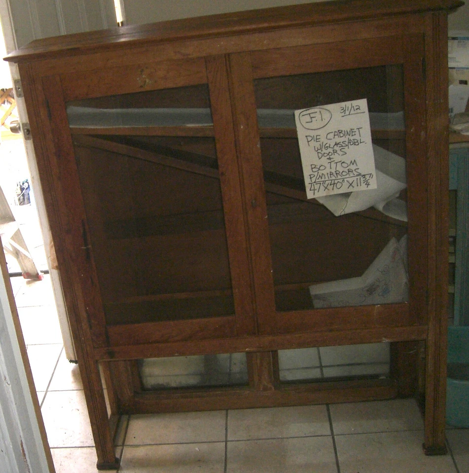   Gabinete de seguridad Early American Country Pie PAÍS PRIMITIVO  Foto 2 de 4