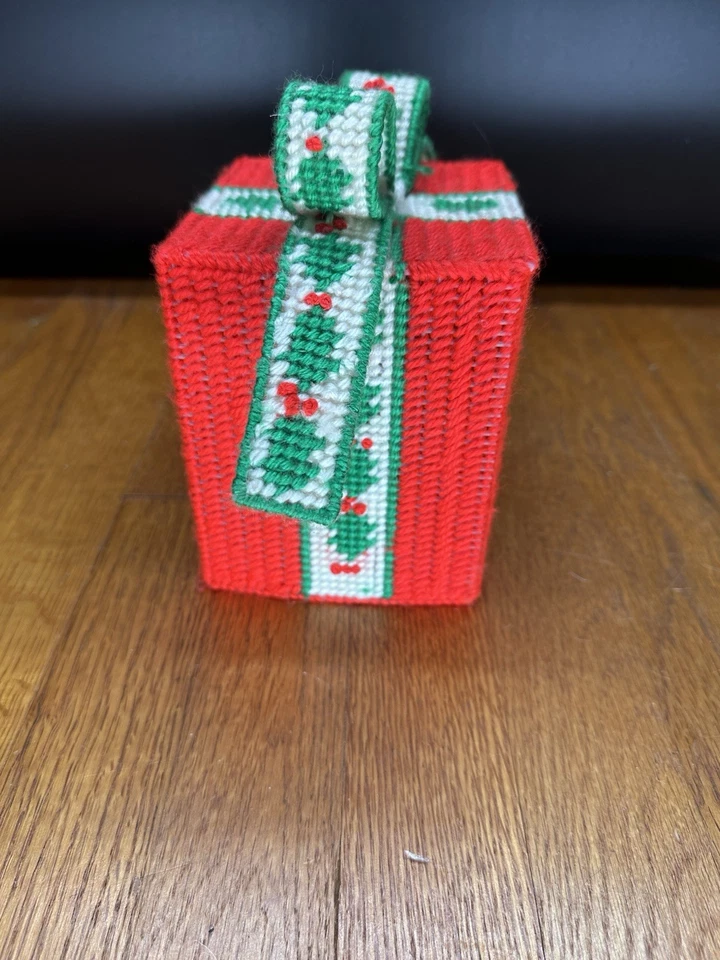 Caja de pañuelos de plástico vintage regalo de Navidad punta de aguja cubierta regalo con lazo Holly Foto 4 de 4