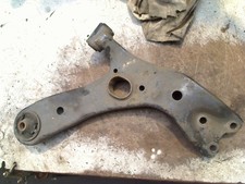 Triangle de suspension Toyota VERSO