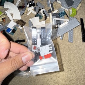 LEGO Marvel Super Heroes: Iron Man Malibu Mansion Attack (76007) Read descrip!