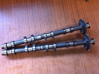 Nockenwellen Nockenwelle Einlass und Auslass Camshaft Triumph Trophy 1200 T 300