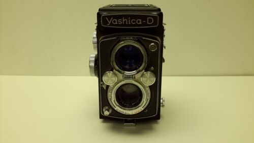 YASHICA - D   6x6 Japanese Medium Format Camera with Yashinon 80mm f3.5 Lens - Afbeelding 1 van 5