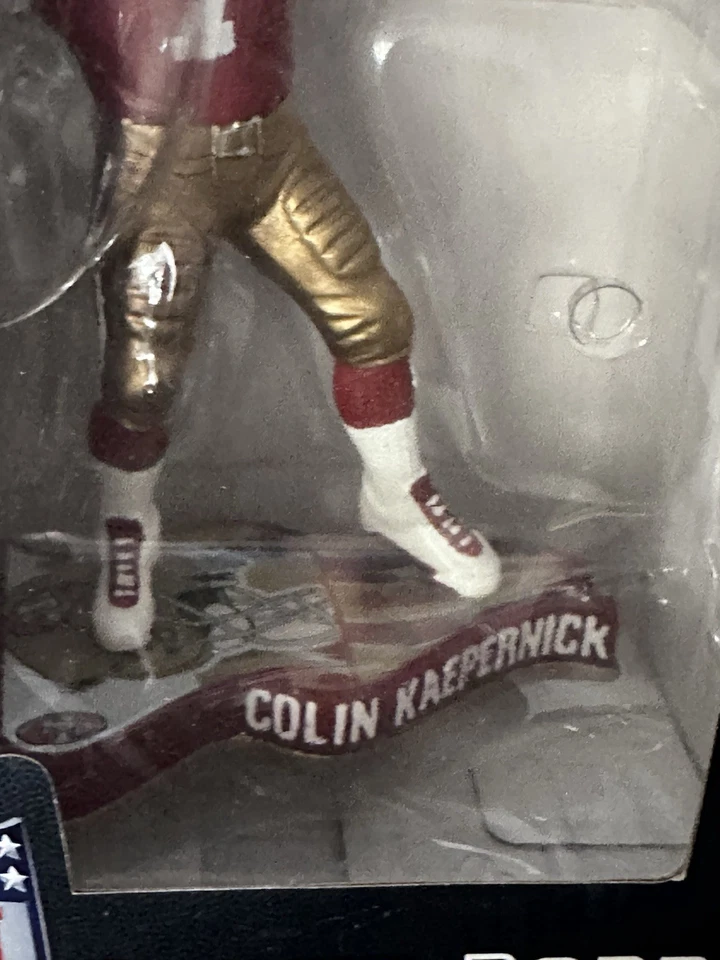 Colin Kaepernick Bobblehead NFL San Francisco 49ers SF NINERS FOCO NFLPA - NOS Foto 2 de 4