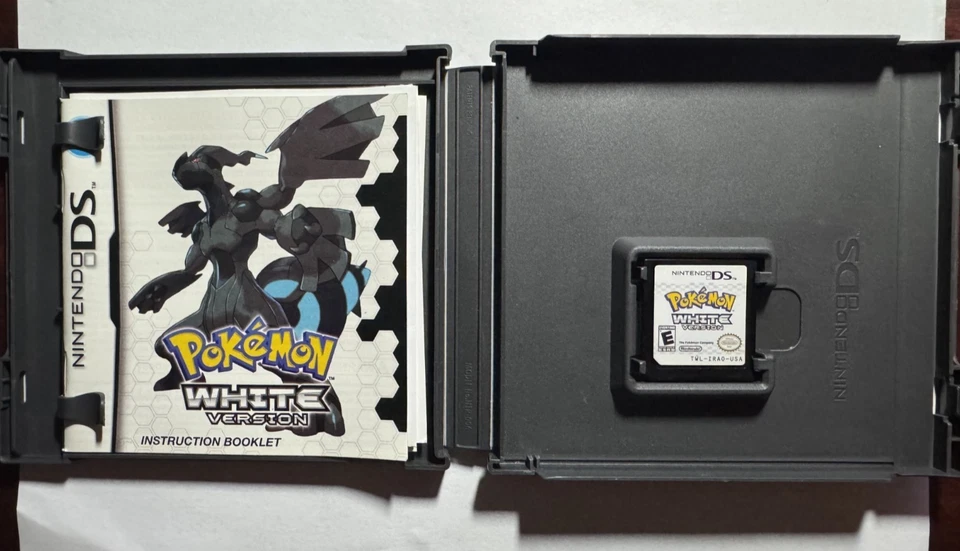 Pokemon: White Version - Nintendo DS / Authentic / Original Case W/ All Manuals - Image 2 of 4