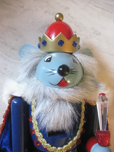 15" Mouse King Nutcracker Wooden Soldier Blue Faux Fur Robe Red Crown - Picture 3 of 9