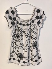 Cuentas y trenzas estilo campesino manga corta Lauren Michelle para mujer talla M