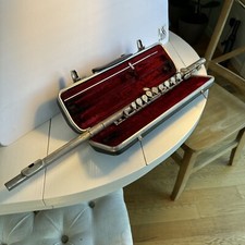 VINTAGE BUNDY SELMER FLUTE WITH CASE