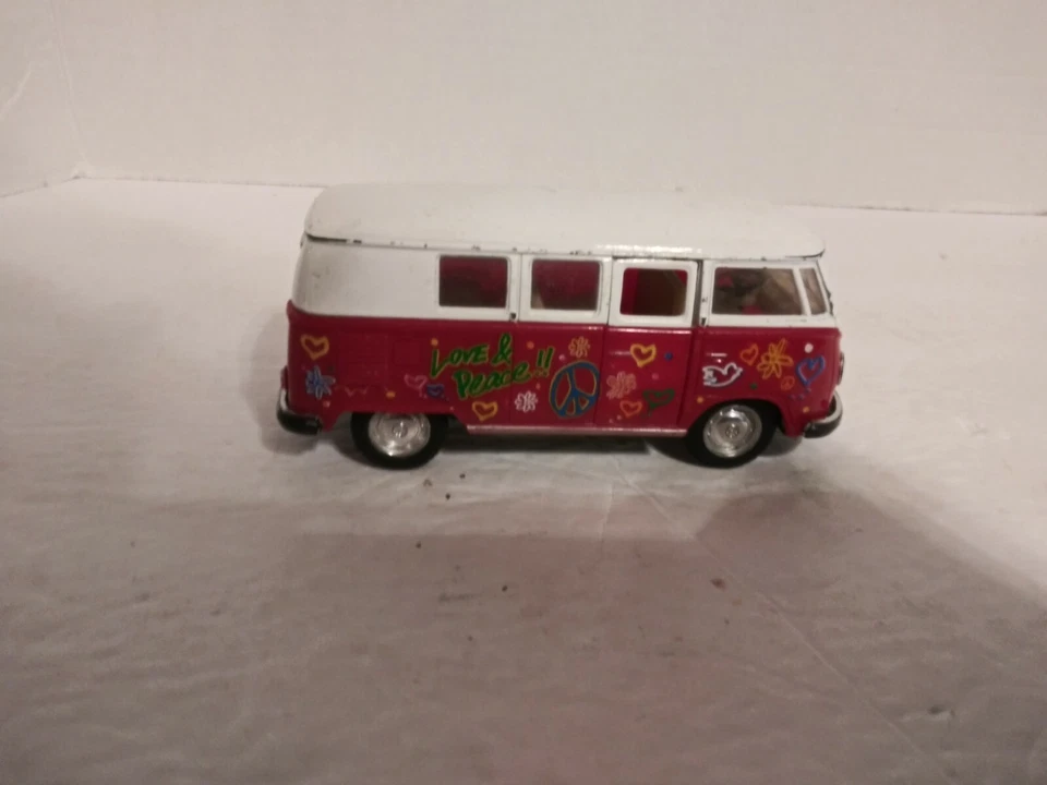 Kinsmart Diecast 1962 Volkswagen Classical Hippie Bus - Image 3 of 4