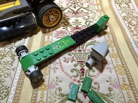 LEGO #76012 DC Comics Super Heroes Batman: The Riddler Chase Incomplete