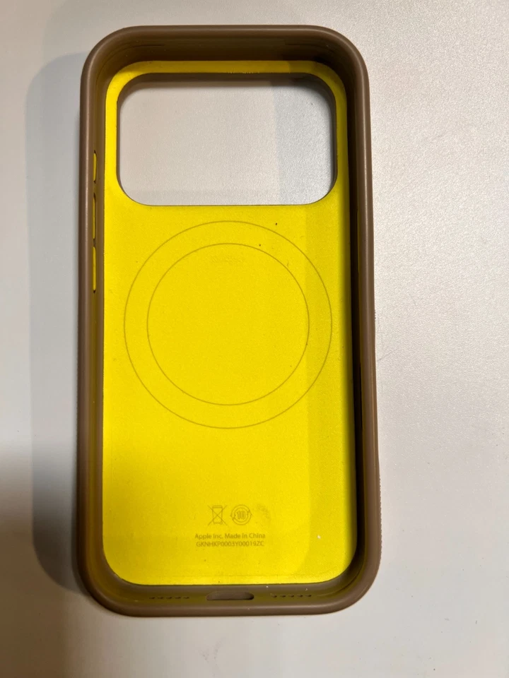 iPhone 17 Pro Beats Rugged Case With MagSafe And Camera Control Grey/Highlighter - Image 2 of 4