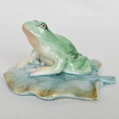 Vintage Hand Painted Herend Porcelain Green Frog on Lily Pad Leaf #5355 - 3''