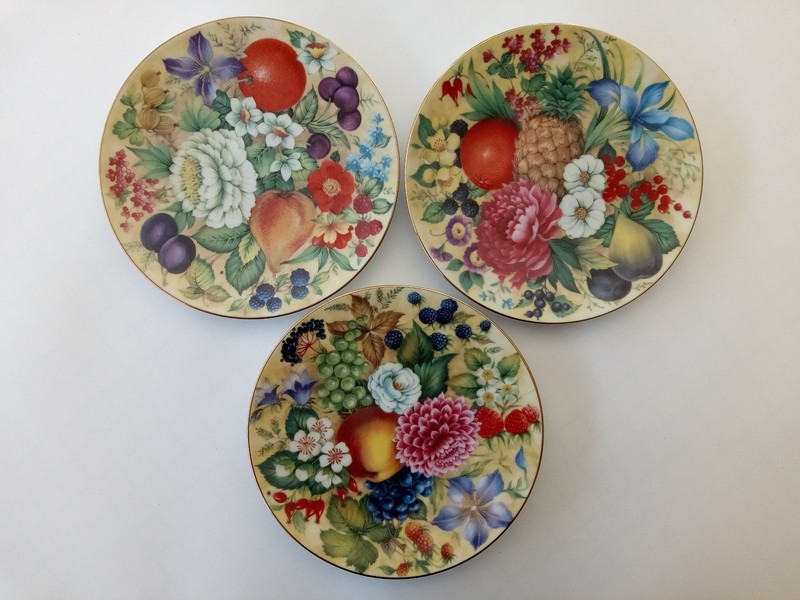L G T LIMOGES DEC. A LA MAINE 7.5" PORCELAINE DISPLAY CABINET FLORAL PLATES